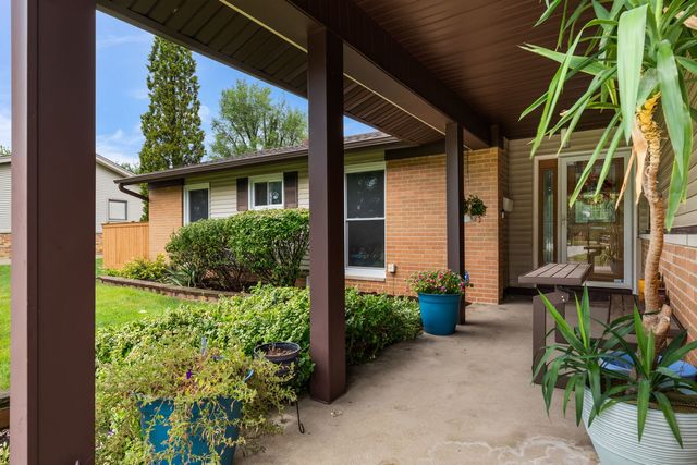 743 Delphia Avenue, Elk Grove Village, IL 60007