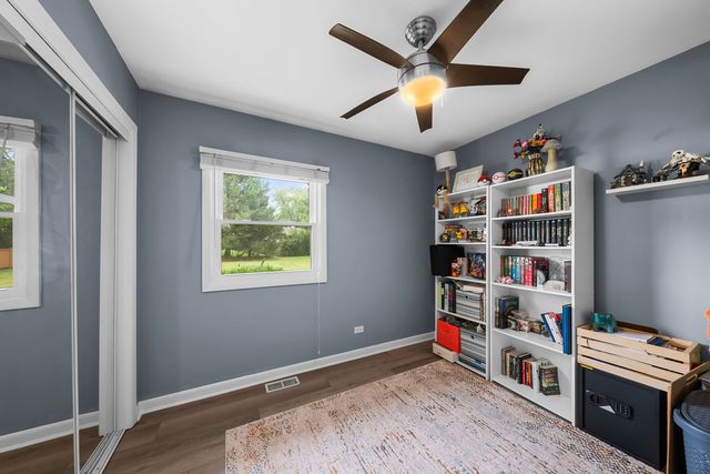 743 Delphia Avenue, Elk Grove Village, IL 60007
