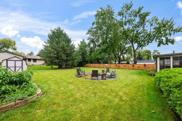 743 Delphia Avenue, Elk Grove Village, IL 60007