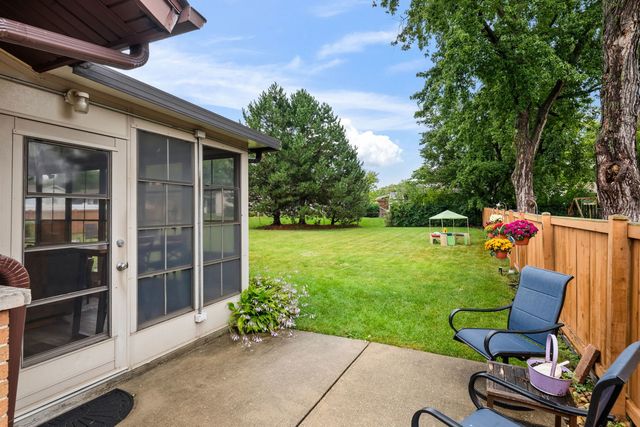 743 Delphia Avenue, Elk Grove Village, IL 60007