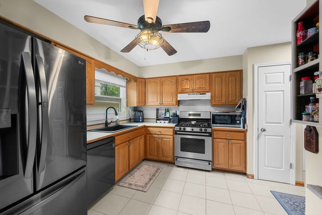 743 Delphia Avenue, Elk Grove Village, IL 60007