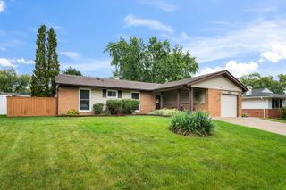 743 Delphia Avenue, Elk Grove Village, IL 60007