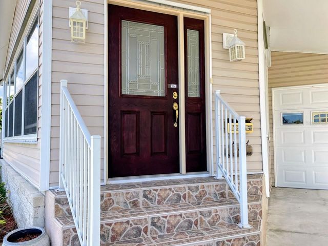 817 S WATERWAY, Venice, FL 34285