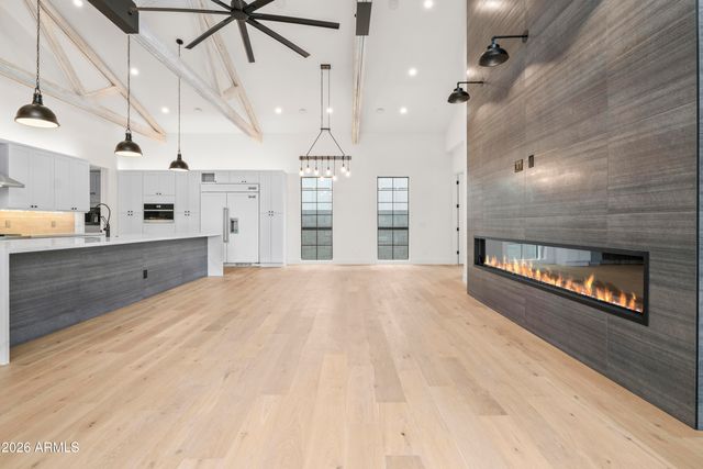 915 W ARDMORE Road 11, Phoenix, AZ 85041