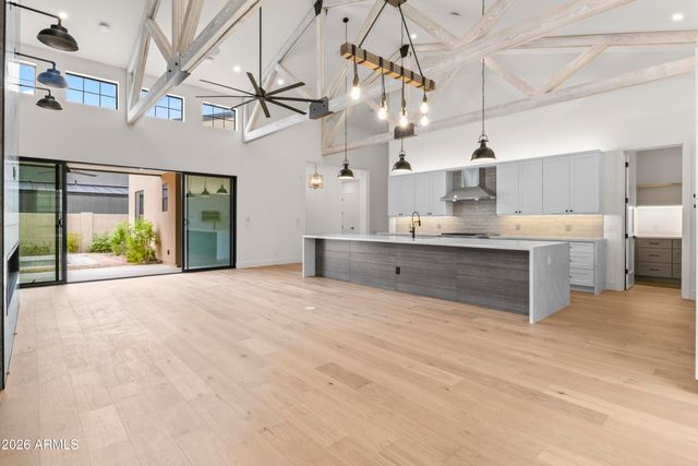 915 W ARDMORE Road 11, Phoenix, AZ 85041