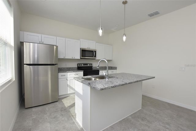 206 W CRESCENT DRIVE, Lakeland, FL 33805