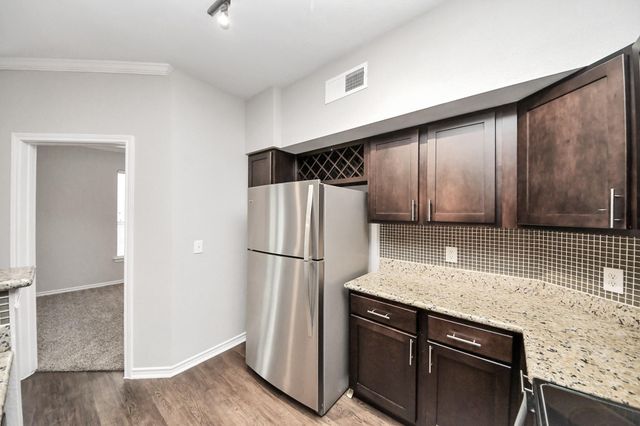 3003 Memorial Court 2425, Houston, TX 77007