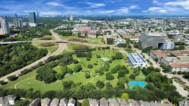 3003 Memorial Court 2425, Houston, TX 77007