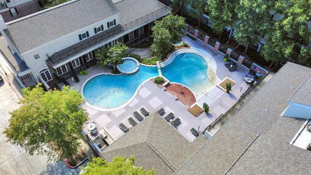 3003 Memorial Court 2425, Houston, TX 77007
