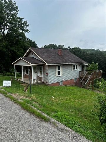 112 Wide St, Chartiers, PA 15342