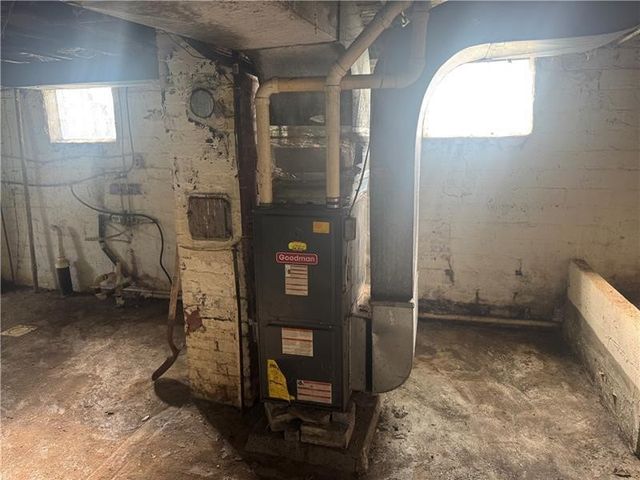 112 Wide St, Chartiers, PA 15342