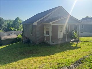 112 Wide St, Chartiers, PA 15342