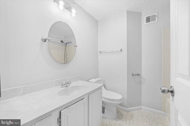 8228 TRIPLE CROWN RD, Bowie, MD 20715