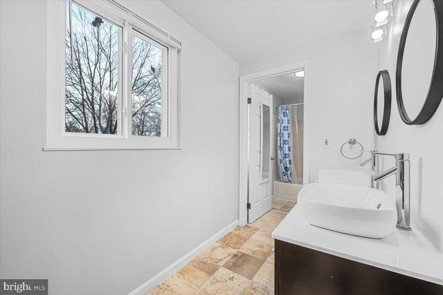 8228 TRIPLE CROWN RD, Bowie, MD 20715