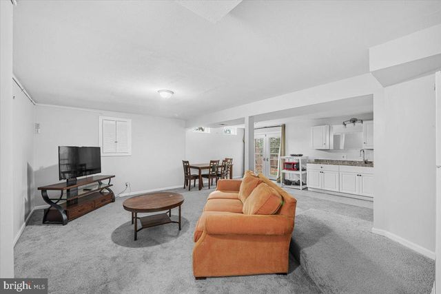 8228 TRIPLE CROWN RD, Bowie, MD 20715