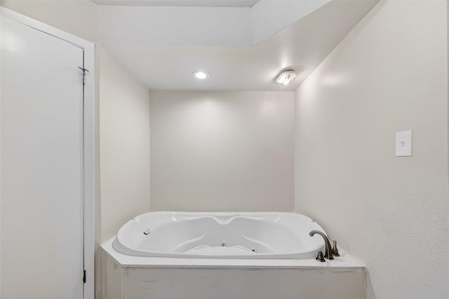 12439 Windy Wisp Lane, Houston, TX 77071