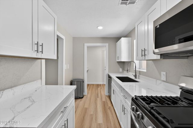 5038 N 18TH Avenue, Phoenix, AZ 85015