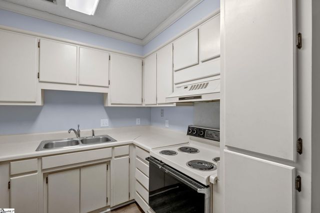 31 Somersett Drive, Spartanburg, SC 29301