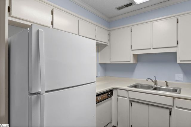 31 Somersett Drive, Spartanburg, SC 29301