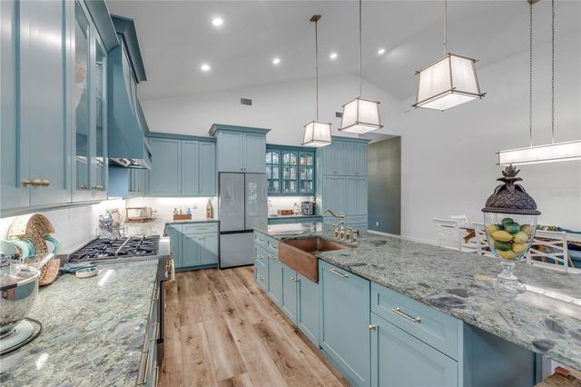 807 E 10TH AVENUE, New Smyrna Beach, FL 32169