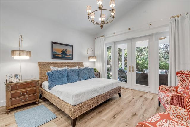 807 E 10TH AVENUE, New Smyrna Beach, FL 32169