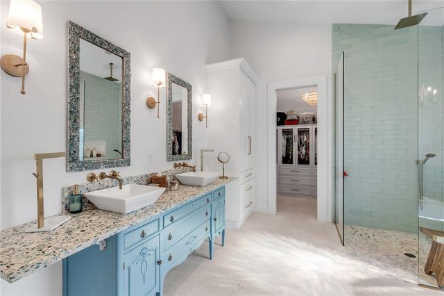 807 E 10TH AVENUE, New Smyrna Beach, FL 32169