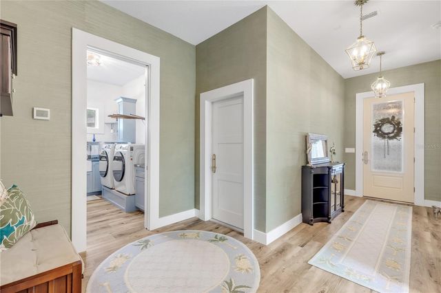 807 E 10TH AVENUE, New Smyrna Beach, FL 32169