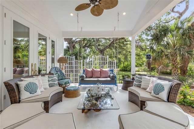 807 E 10TH AVENUE, New Smyrna Beach, FL 32169