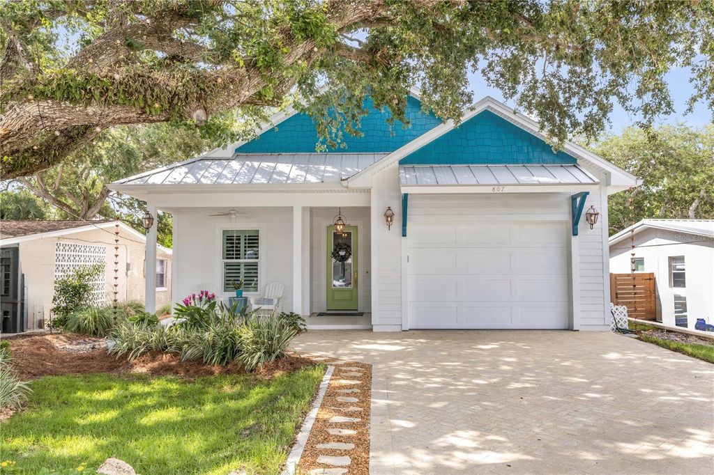 807 E 10TH AVENUE, New Smyrna Beach, FL 32169