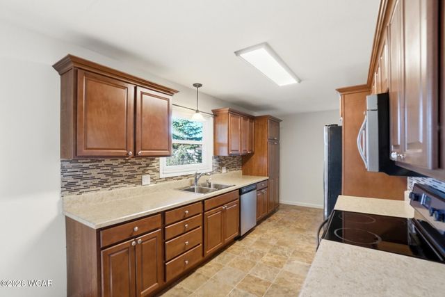 3829 Meadowview Drive, Lima, OH 45805