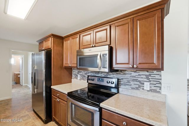 3829 Meadowview Drive, Lima, OH 45805