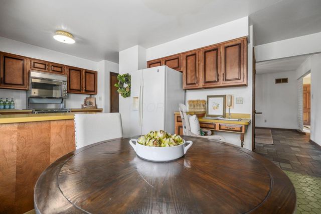 5250 Indian Hill Road, Dublin, OH 43017