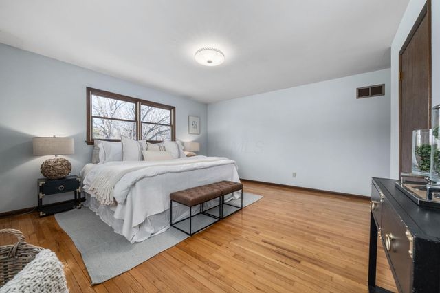 5250 Indian Hill Road, Dublin, OH 43017