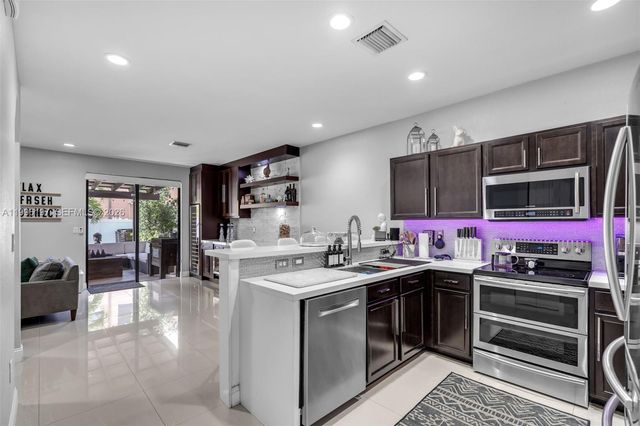 3446 W 90th St, Hialeah, FL 33018