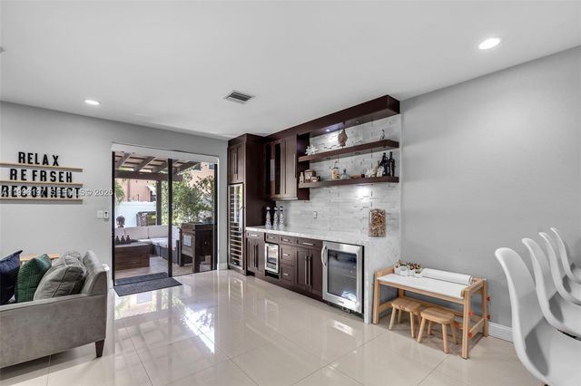 3446 W 90th St, Hialeah, FL 33018