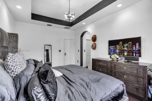 3446 W 90th St, Hialeah, FL 33018