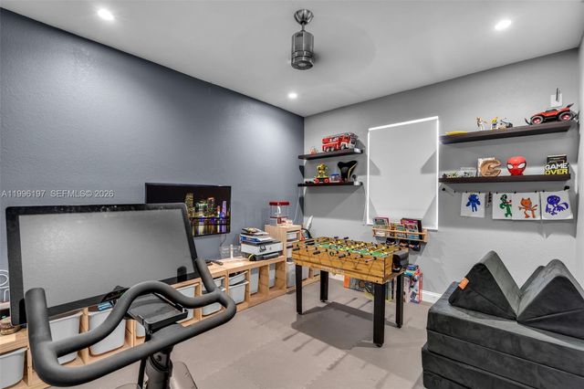 3446 W 90th St, Hialeah, FL 33018