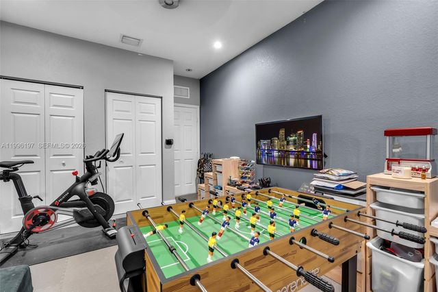 3446 W 90th St, Hialeah, FL 33018