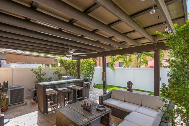 3446 W 90th St, Hialeah, FL 33018