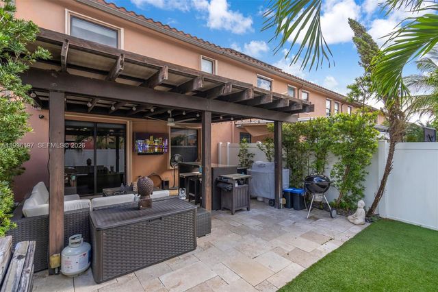 3446 W 90th St, Hialeah, FL 33018