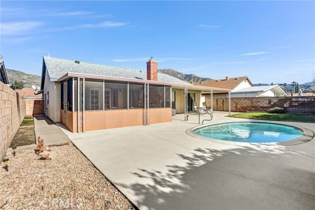 27989 Pacific, Highland, CA 92346