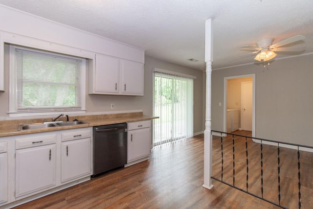 212 Farmhill Drive, Summerville, SC 29483