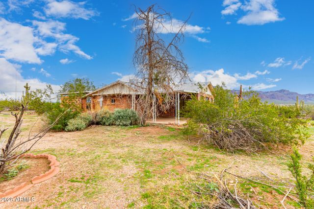 1126 N GOLDFIELD Road, Apache Junction, AZ 85119