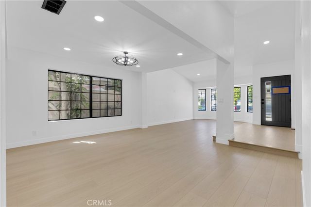 5922 Julian Lane, Tarzana, CA 91356