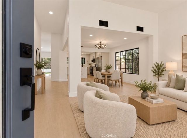 5922 Julian Lane, Tarzana, CA 91356