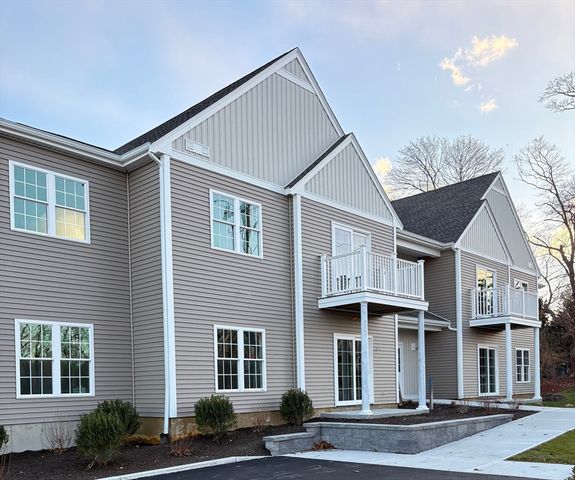 2 S Spooner St 4, Plymouth, MA 02360