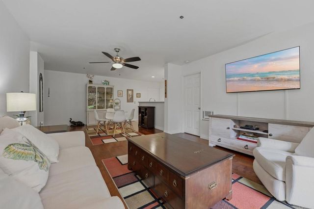 3513 Caminito Sierra 101, Carlsbad, CA 92009