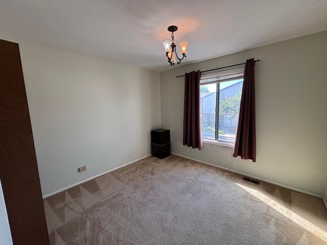 366 N Washington Court 366, Vernon Hills, IL 60061