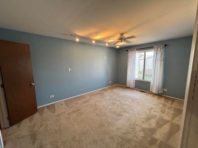 366 N Washington Court 366, Vernon Hills, IL 60061