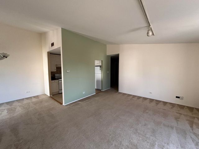 366 N Washington Court 366, Vernon Hills, IL 60061